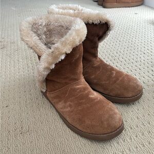 Fur lined boots